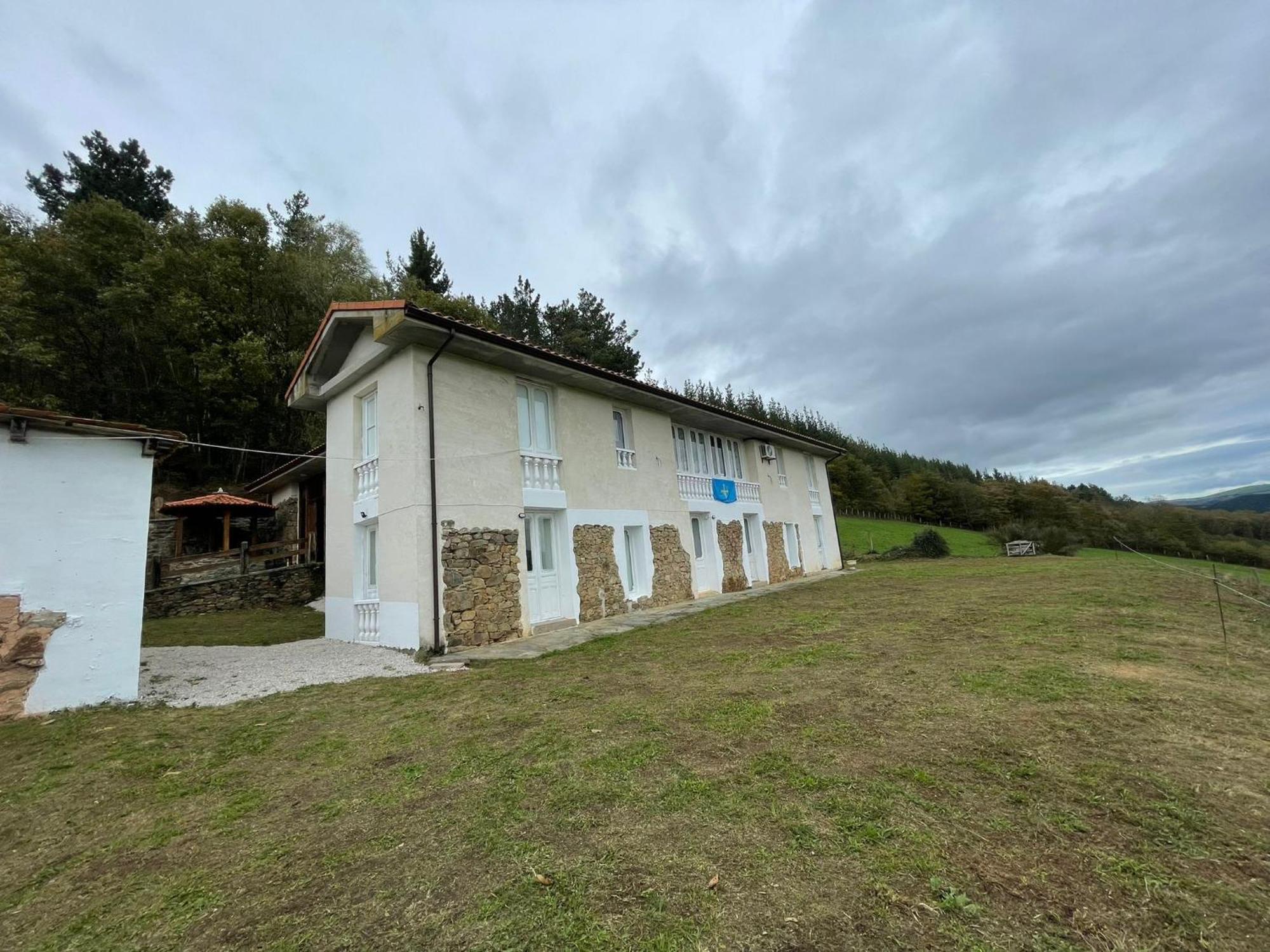 Hotel El Nuevo Semellon Aceptamos Mascotas Tineo Kültér fotó