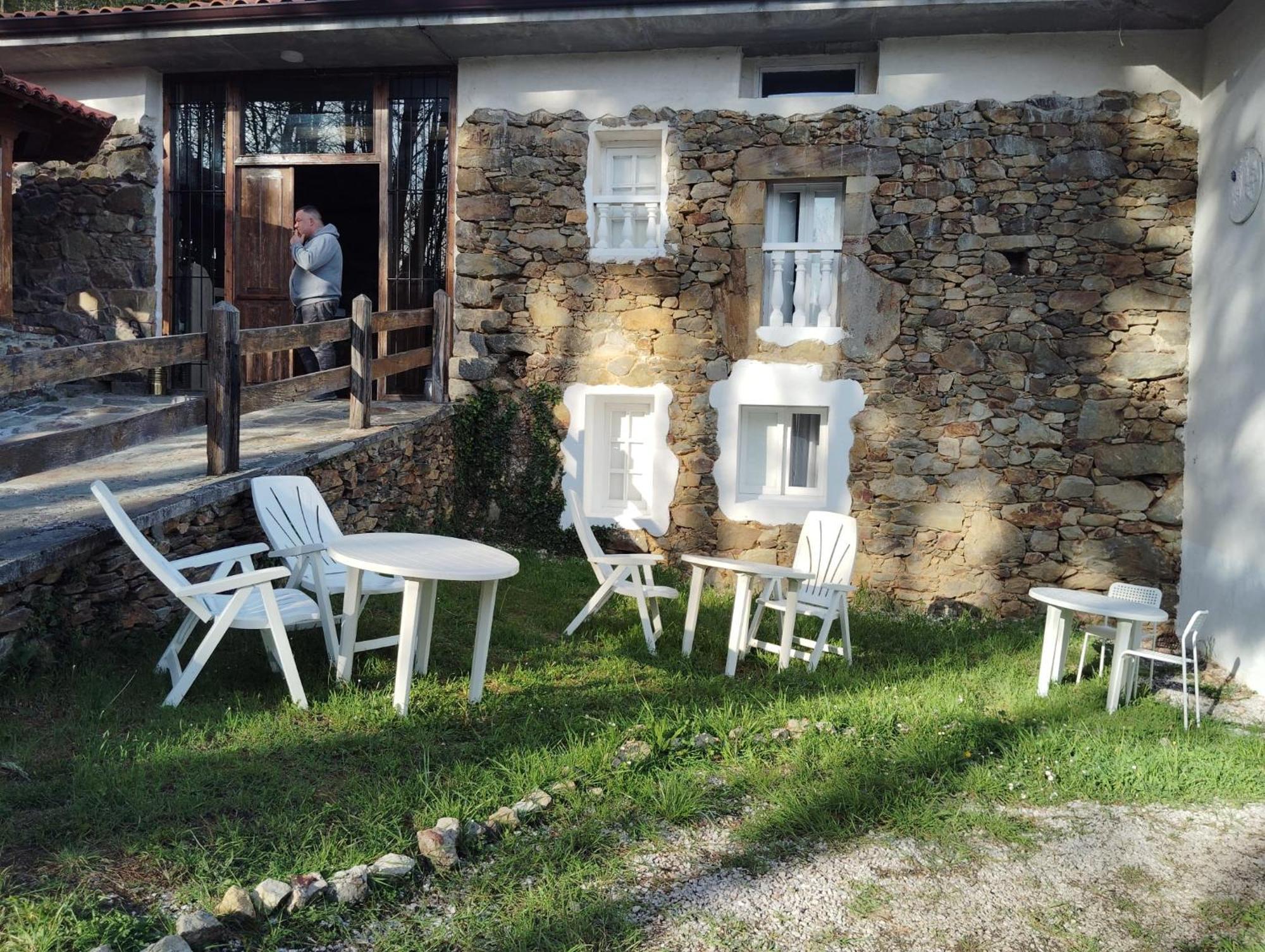Hotel El Nuevo Semellon Aceptamos Mascotas Tineo Kültér fotó